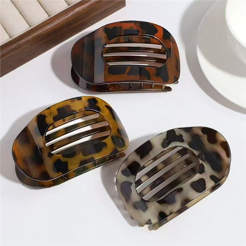 Oval claw clips