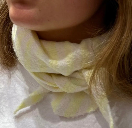 Striped Triangel Scarf -Yellow
