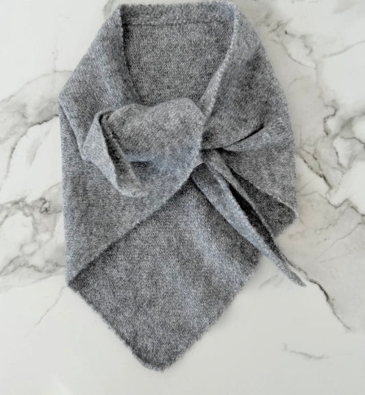Triangel Scarf -Grey