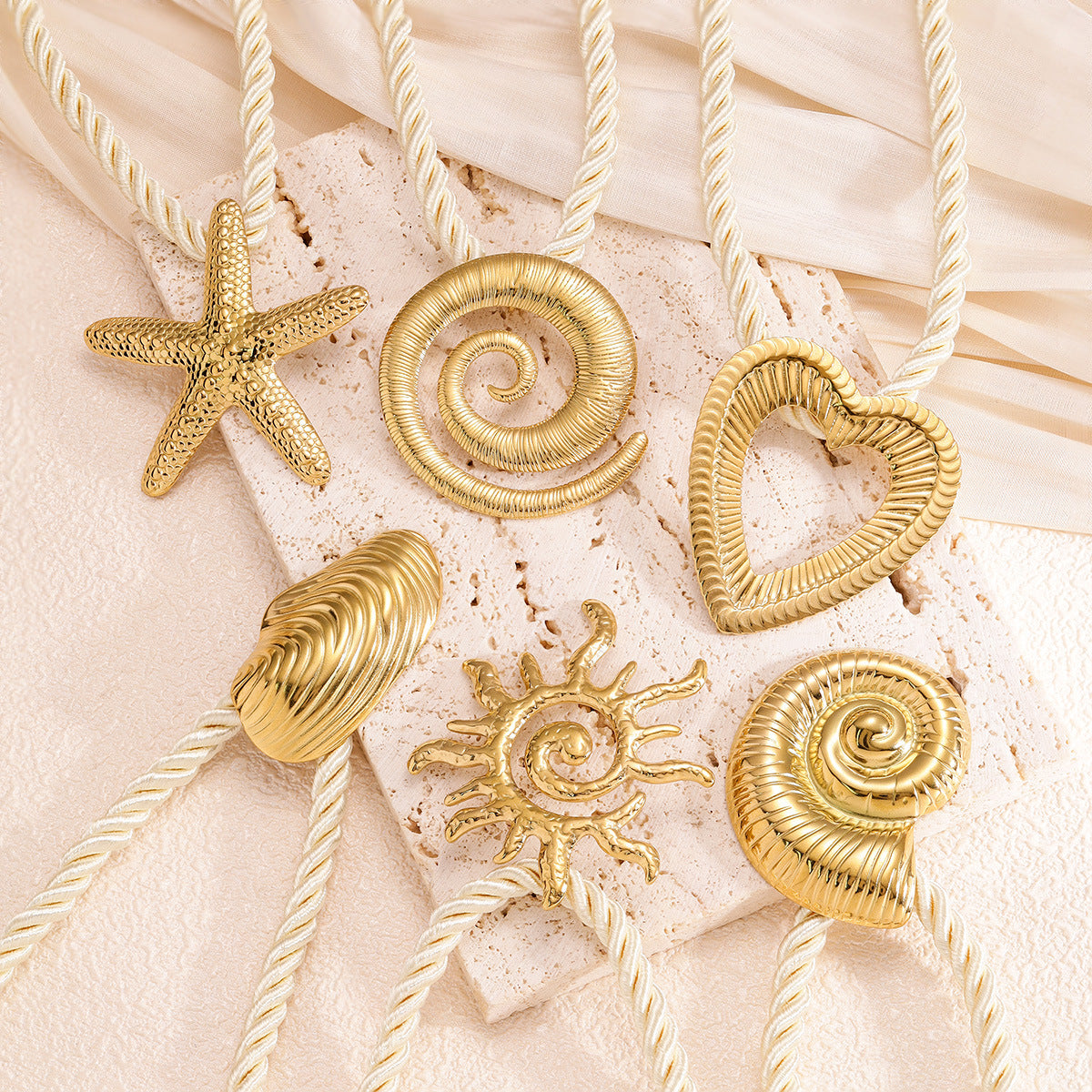 Seashells rope necklace
