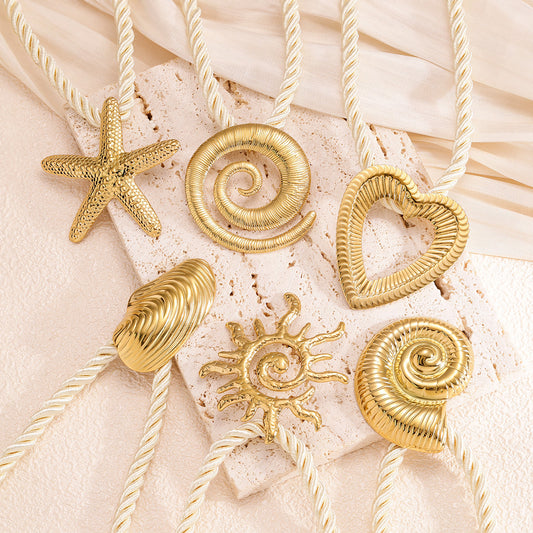 Seashells rope necklace
