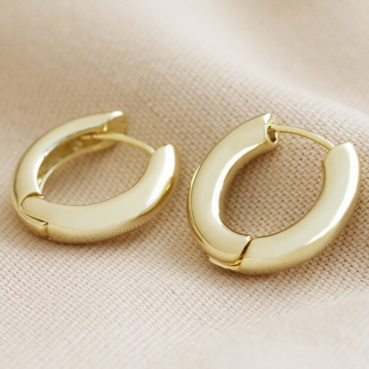 Medium chunky hoop earrings in gold