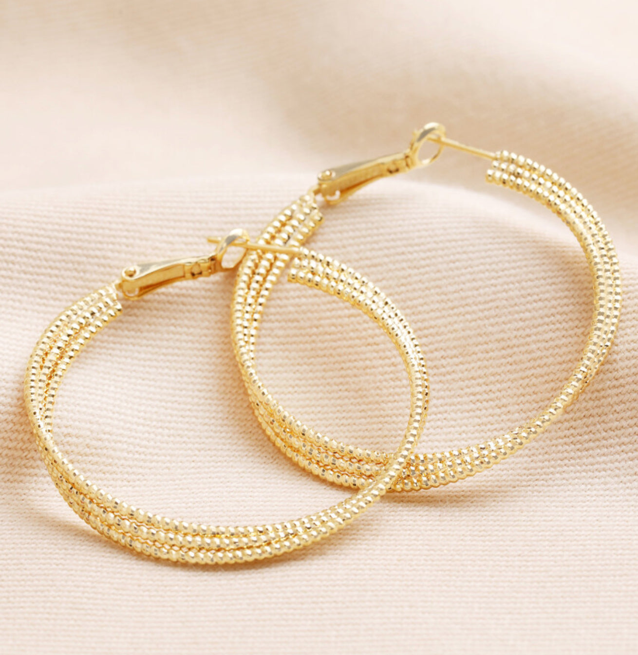 Tripe layered thread hoop gold earrings