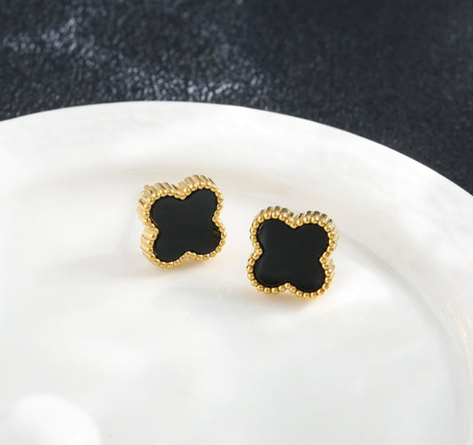 Black clover stud earrings in 18k gold plated