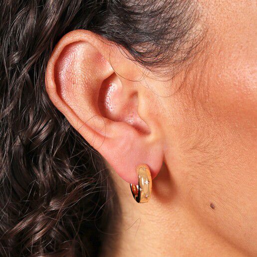 Scattered crystal stars chunky huggie hoop earrings in gold