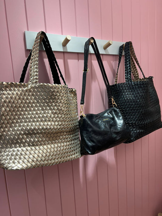 Reversible weave tote with crossover bag - rose gold/black